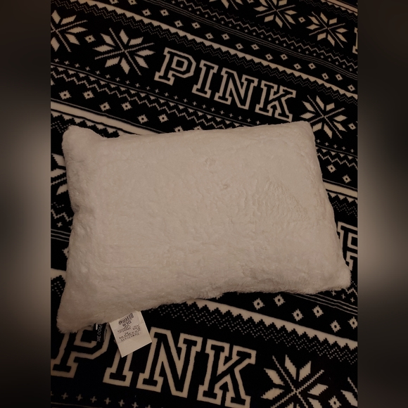 NWT 🏷 Rodeo Home | Merry Christmas Pillow - Picture 6 of 6